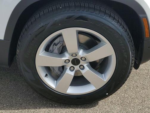 Fuji White 2026 Land Rover Defender P300 S