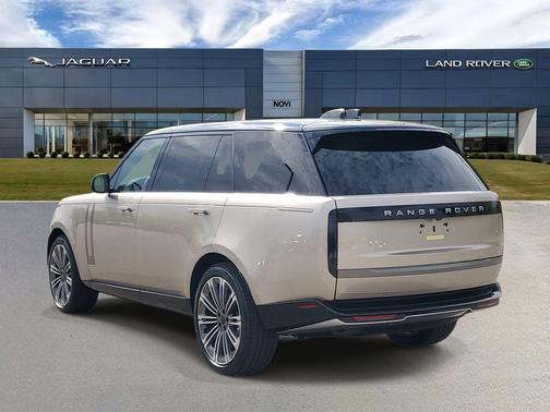 Gold 2026 Land Rover Range Rover P400 SE 7 Seat