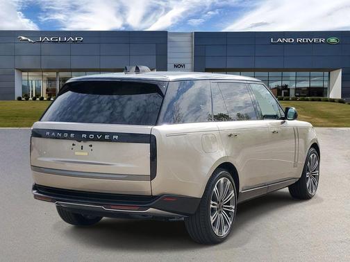 Gold 2026 Land Rover Range Rover P400 SE 7 Seat