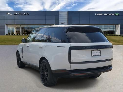 2025 Land Rover Range Rover P400 SE 7 Seat