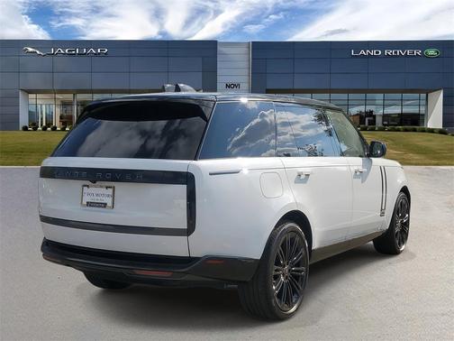 2025 Land Rover Range Rover P400 SE 7 Seat