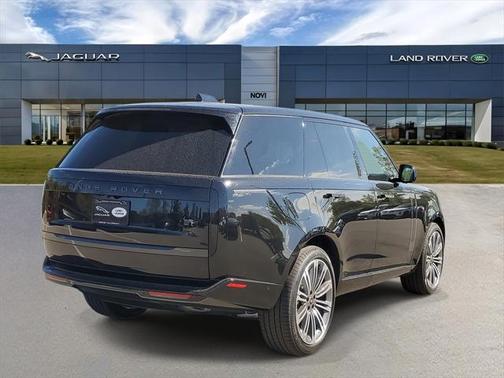 2025 Land Rover Range Rover P400 SE