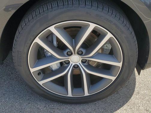 Grey 2024 Land Rover Range Rover P400 SE