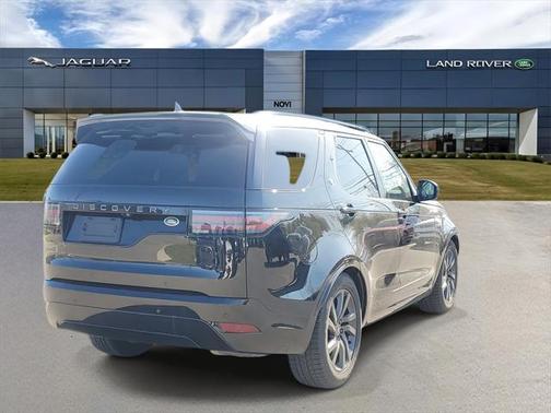 2023 Land Rover Discovery P300 S R-Dynamic