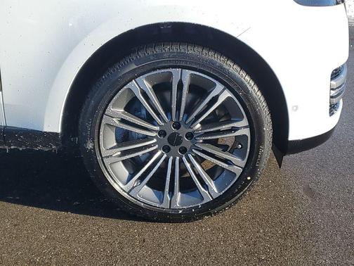 2026 Land Rover Range Rover P400 SE