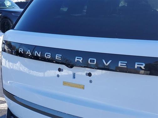 2026 Land Rover Range Rover P400 SE