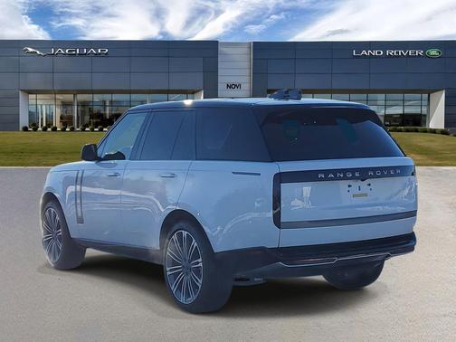 2026 Land Rover Range Rover P400 SE