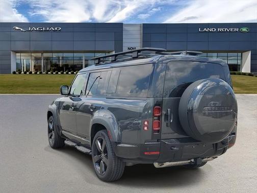 2025 Land Rover Defender 130 P400 X-Dynamic SE
