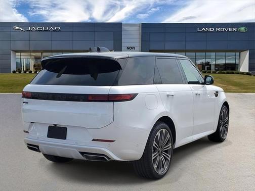 2025 Land Rover Range Rover Sport SE