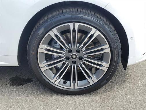 2025 Land Rover Range Rover Sport SE