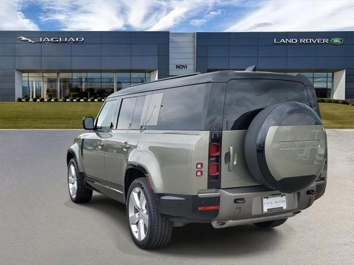 2025 Land Rover Defender 130 P400 X-Dynamic SE