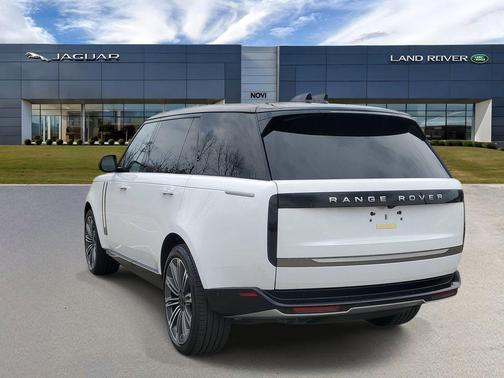 Fuji White 2026 Land Rover Range Rover P530 SE 7 Seat