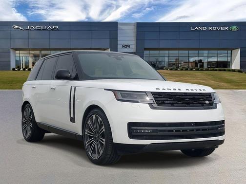 Ostuni Pearl White Metallic 2024 Land Rover Range Rover P400 SE