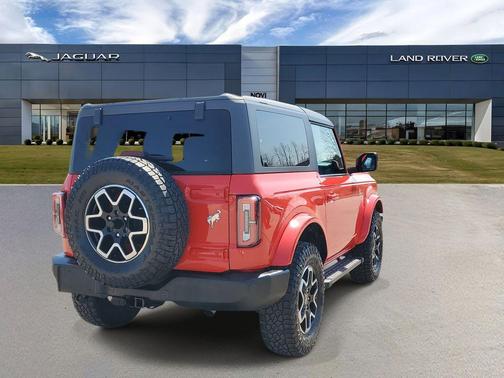 RACE RED 2023 Ford Bronco Outer Banks