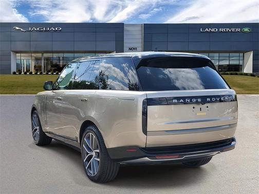 2025 Land Rover Range Rover P550e SE