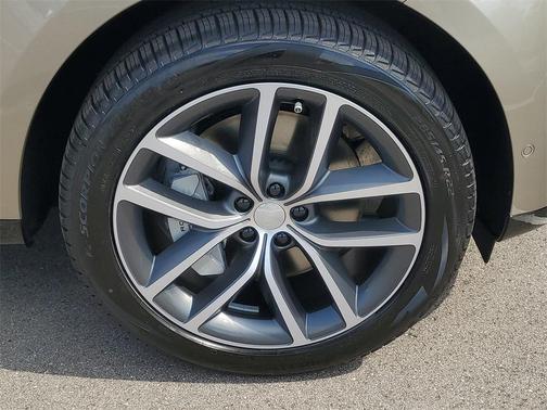 2025 Land Rover Range Rover P550e SE