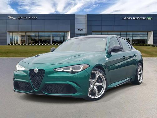 Verde Fangio Metallic 2024 Alfa Romeo Giulia Quadrifoglio