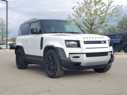 Fuji White 2025 Land Rover Defender 90 P300 S