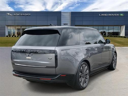 2023 Land Rover Range Rover P530 SE