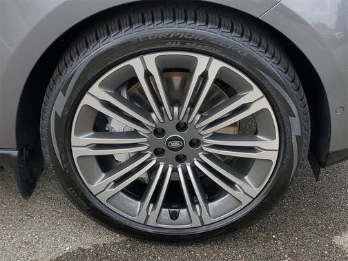 2023 Land Rover Range Rover P530 SE