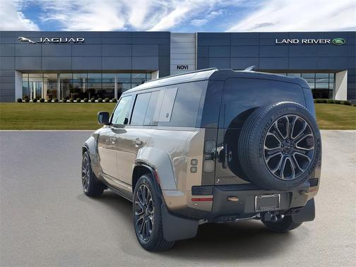 2026 Land Rover Defender V8