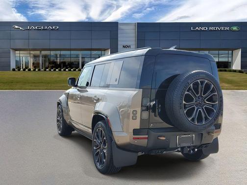 2026 Land Rover Defender V8