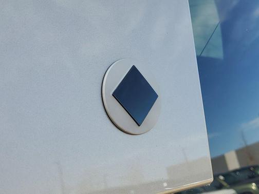 2026 Land Rover Defender V8