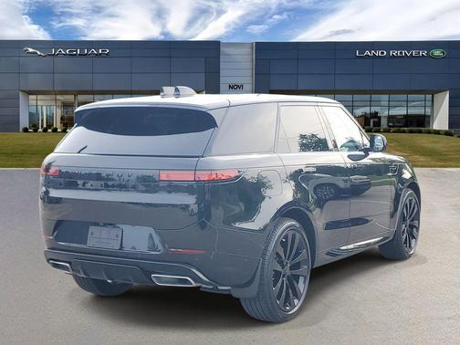 Santorini Black 2026 Land Rover Range Rover Sport SE