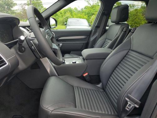 2025 Land Rover Discovery P360 Dynamic SE