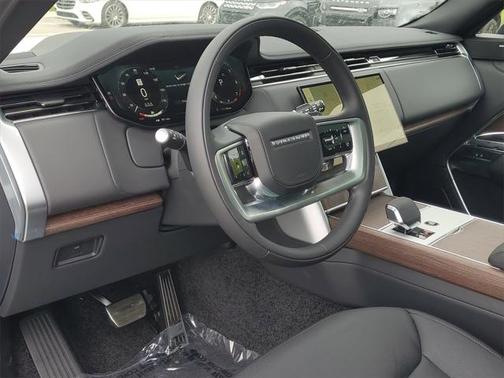 2025 Land Rover Range Rover P400 SE