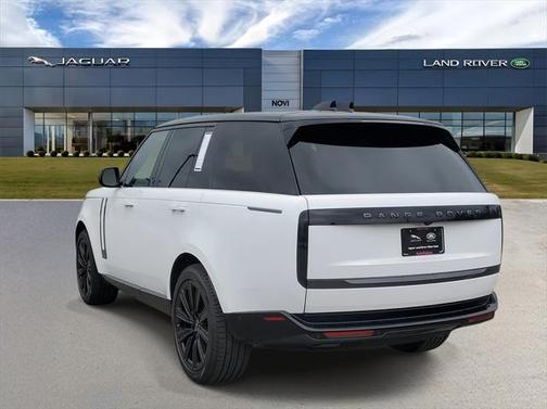 2025 Land Rover Range Rover P400 SE