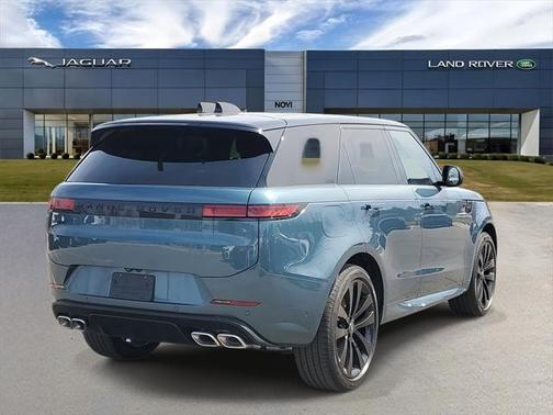 2025 Land Rover Range Rover Sport SE