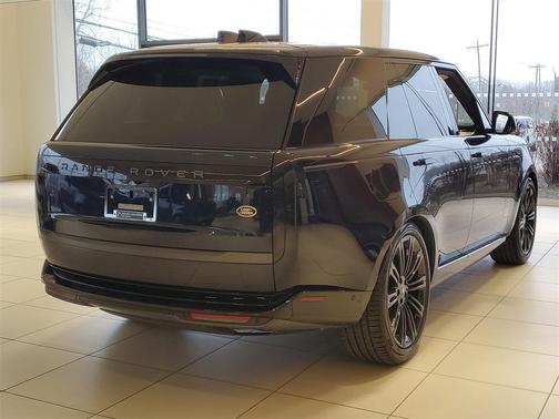 2023 Land Rover Range Rover P530 SE