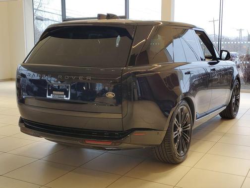 2023 Land Rover Range Rover P530 SE