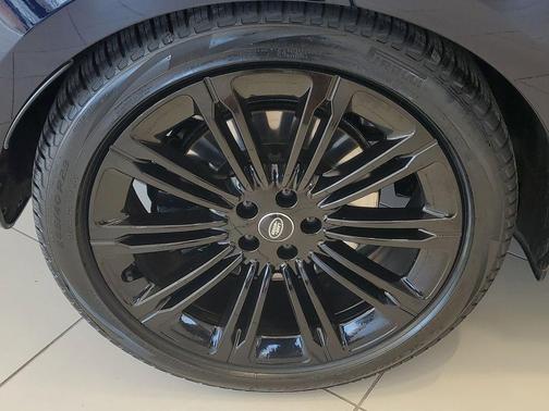 2023 Land Rover Range Rover P530 SE