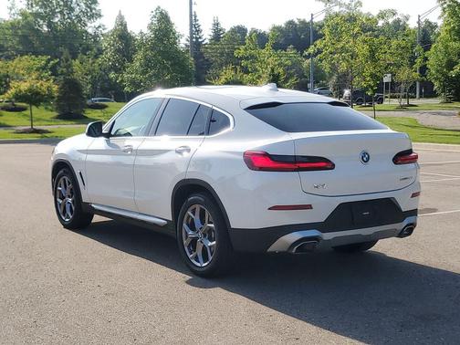 Alpine White 2023 BMW X4 xDrive30i