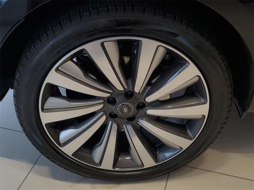 2023 Land Rover Range Rover SV