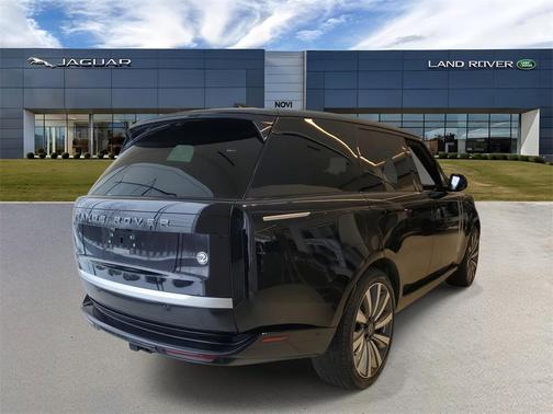 2023 Land Rover Range Rover SV