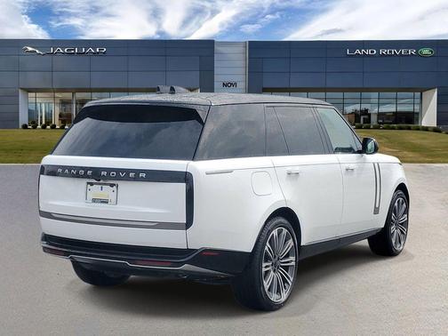 Pearl White 2026 Land Rover Range Rover P530 SE 7 Seat