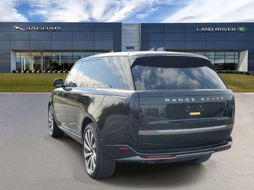2026 Land Rover Range Rover P530 SE 7 Seat