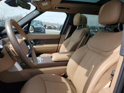 2026 Land Rover Range Rover P530 SE 7 Seat