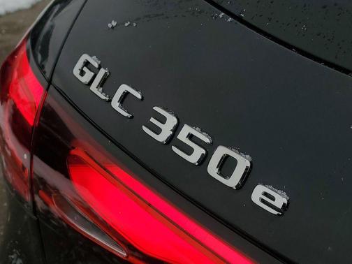 2025 Mercedes-Benz GLC 350e Base
