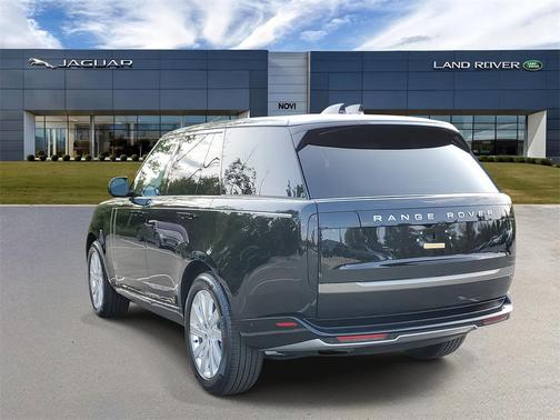 2025 Land Rover Range Rover P400 SE