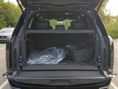 2025 Land Rover Range Rover P400 SE
