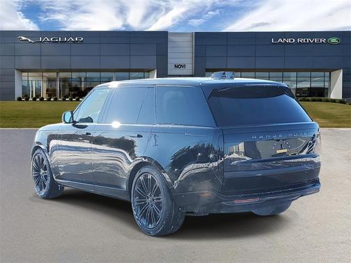 2026 Land Rover Range Rover P400 SE 7 Seat