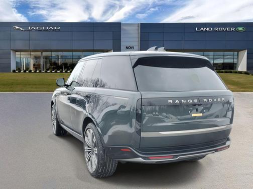 2026 Land Rover Range Rover P400 SE