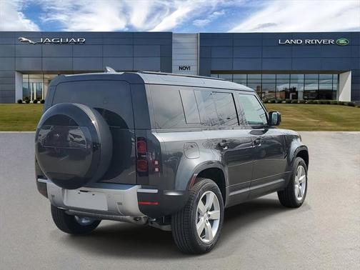 2025 Land Rover Defender 110 P300