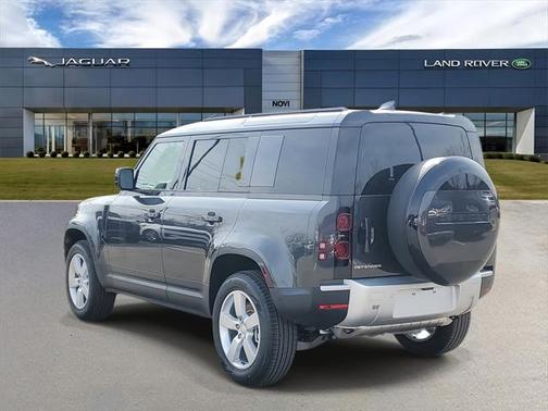 2025 Land Rover Defender 110 P300