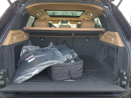 Santorini Black 2026 Land Rover Range Rover P530 SE