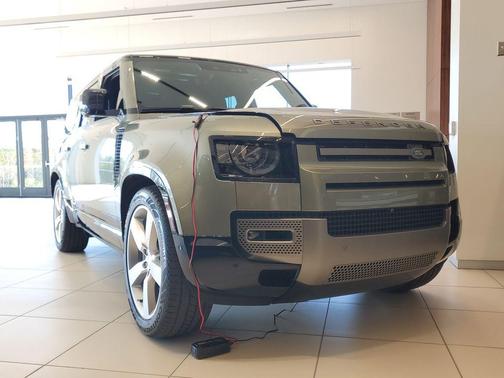 Pangea Green Metallic 2025 Land Rover Defender 130 P400 X-Dynamic SE